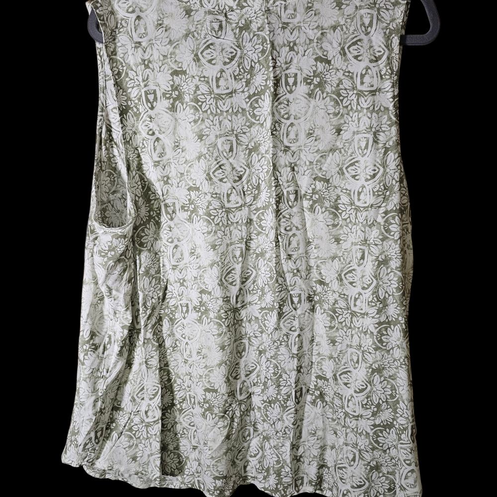 Croft & Barrow Green and White Floral Blouse - Picture 2 of 3